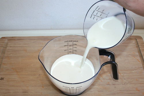 15 - Milch & Sahne vermischen / Mix cream & milk
