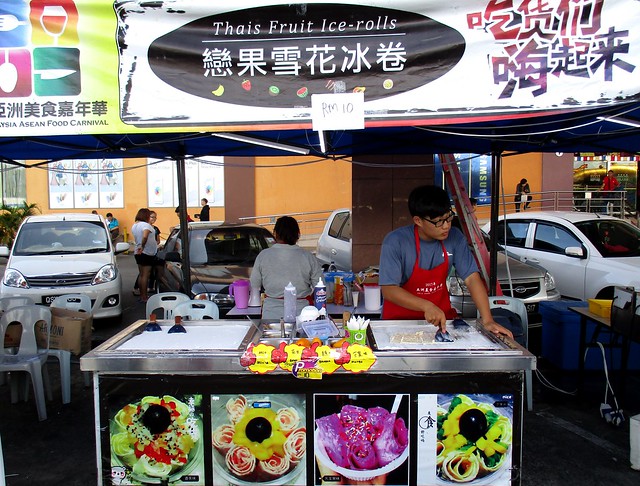 Asian Food Fest Thai fruit ice rolls stall 1