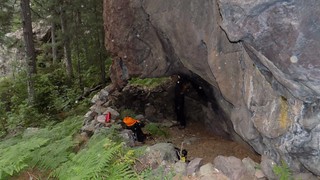 La grotte-bergerie du bivouac au pied de Ghjarghje Rosse