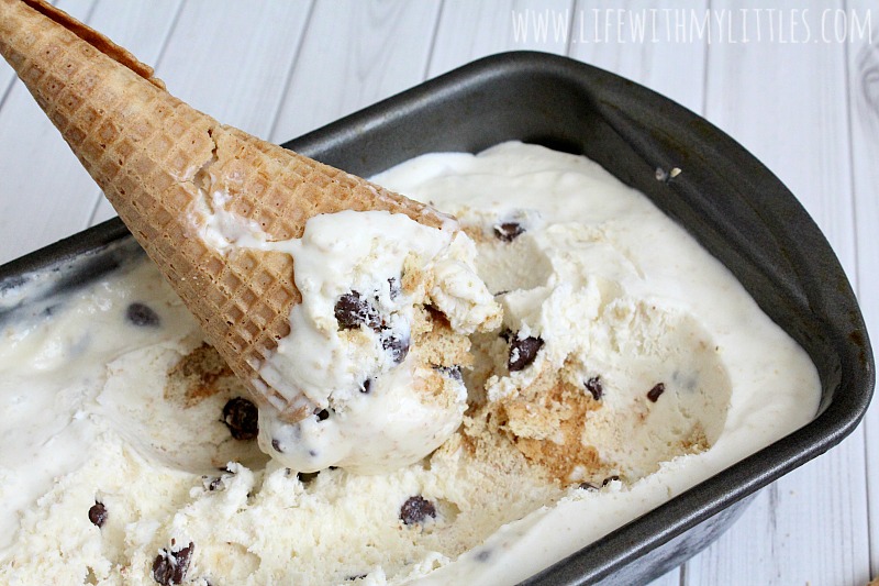 This no-churn graham cracker ice cream recipe is so good and easy! It tastes a lot like a copycat BYU Creamery Graham Canyon ice cream, but made at home!