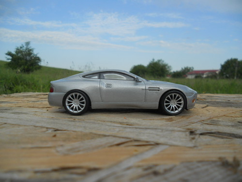 Aston Martin V12 - DeAgostini2