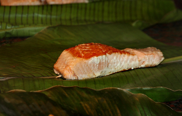 Salmon a la hoja de bananero con salsa de maracuya (26)