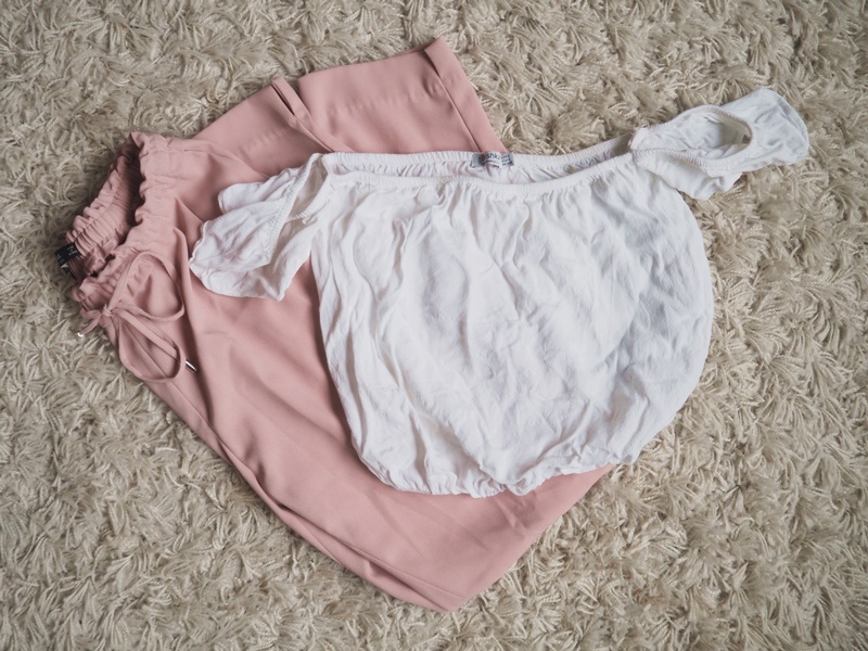 zara-pants-nude-pink-white-off-shoulder-shirt-bershka