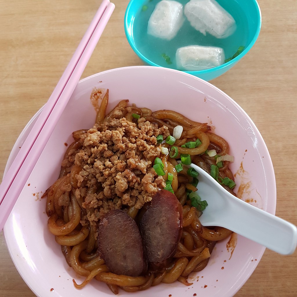 三间庄干捞猪肉老鼠粉 Pork ball dry noodle $6 @ Permai Utama E Fatt 猪肉荣茶餐室 USJ 1