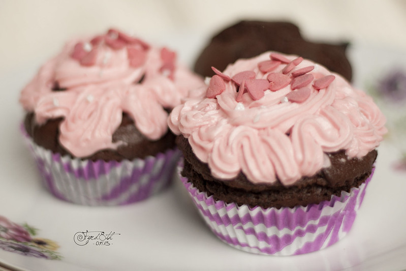 Pink-Chocolate Cupcakes