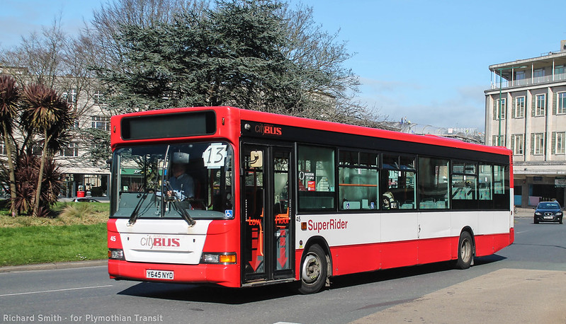 Plymouth Citybus 045 Y645NYD