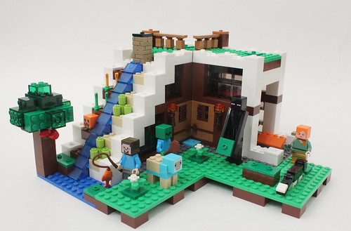 LEGO Minecraft The Waterfall Base (21134)