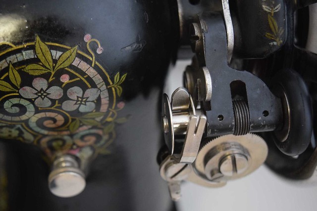 Singer 115 bobbin winder