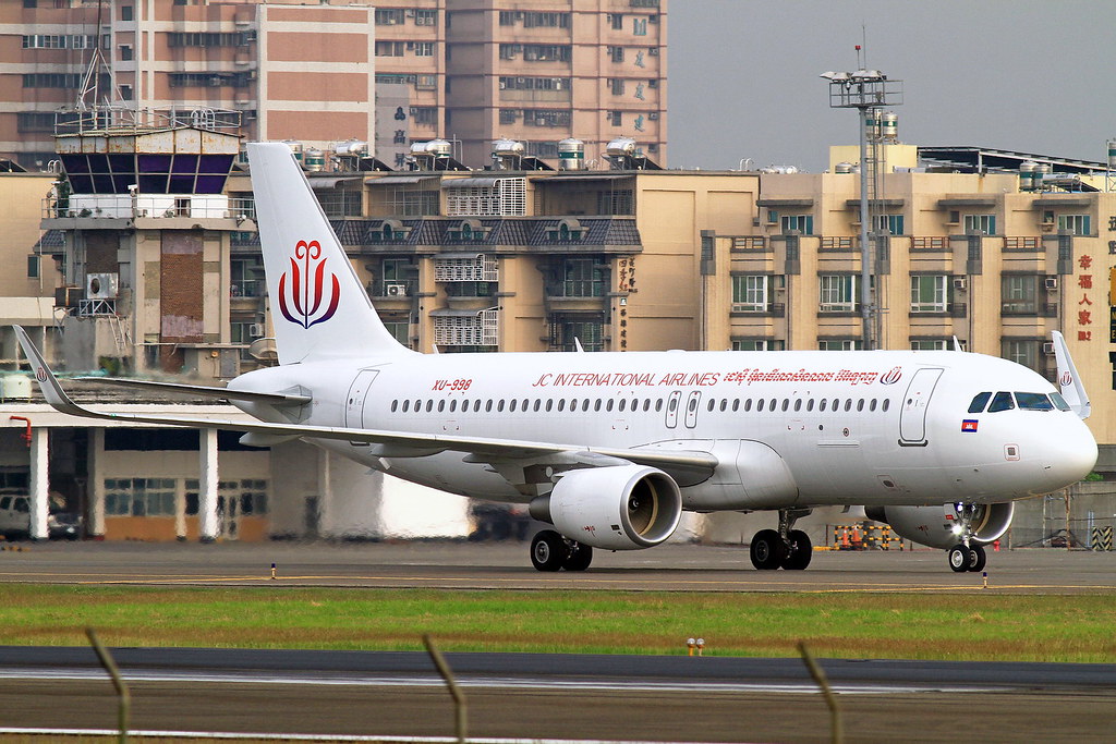 XU-998 JC International Airlines  Airbus A320-214 (WL)