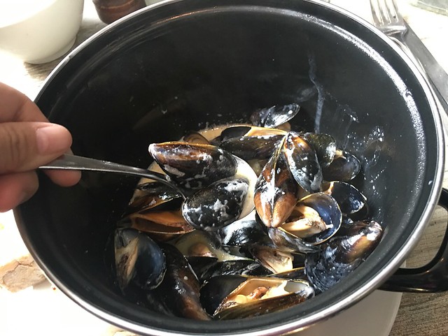 Forgan's bowl of steamed mussels