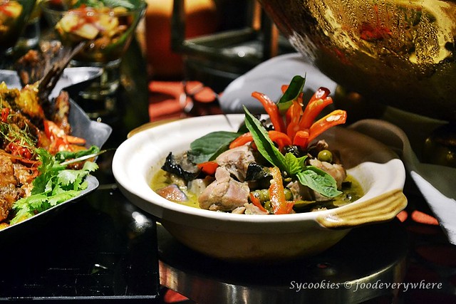 8.Absolute Thai Buffet Dinner at Doubletree Hilton KL