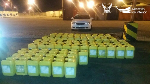 2,3 toneladas de cocaína líquida fueron aprehendidas por la Policía en el puerto de Guayaquil