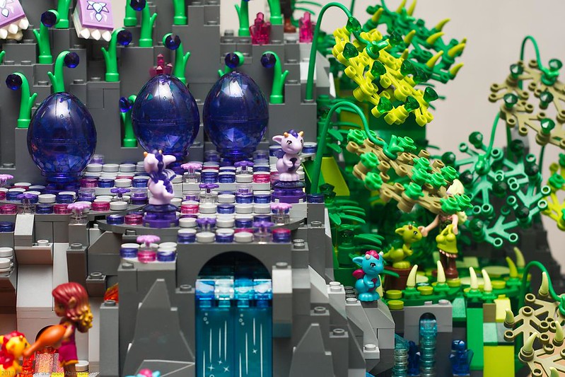 [MOC] gigantesque : univers parallèle, tous les lego Girly font la fête chez Lego Elves 33413439460_f9773a5c94_c