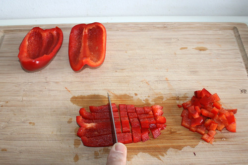 20 - Paprika würfeln / Dice bell pepper
