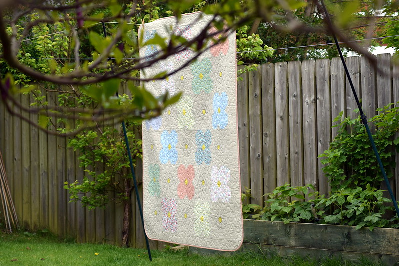 Ditsy Daisy Quilt (Popular Patchwork May17)