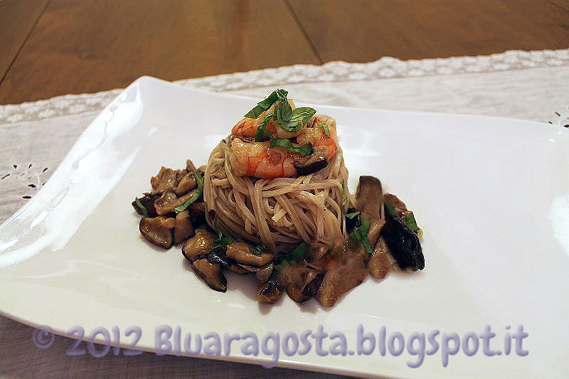 2-noodles  ai funghi shiitake e gamberi