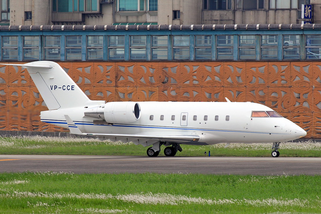 VP-CCE Bombardier Challenger 604 (CL-600-2B16)