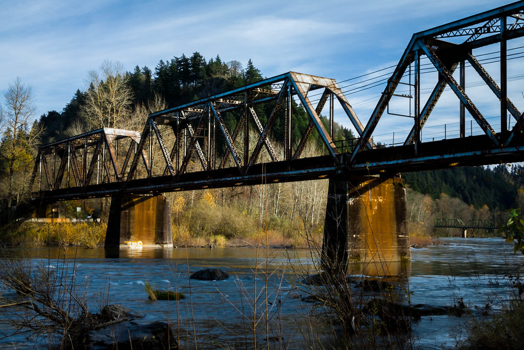 s. safety fire systems r. & Union the over Rail Troutdale Road  bridge Pacific Oregon