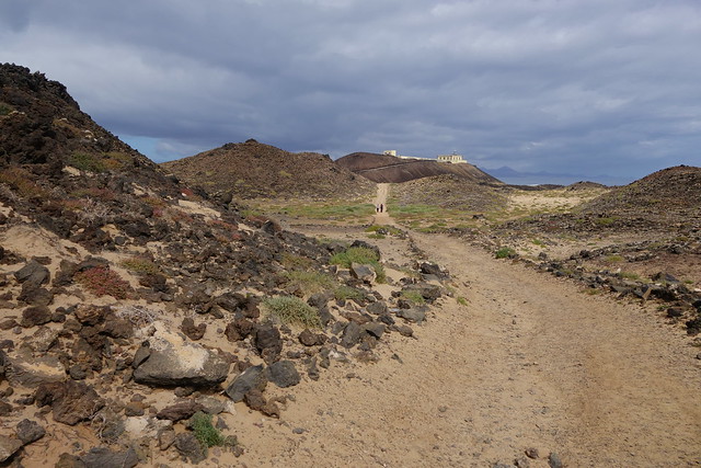 Corralejo, Islote de Lobos (vuelta a la isla, ruta a pie) y Dunas de Corralejo. - Fuerteventura (Islas Canarias). La isla de las playas y el viento. (39)