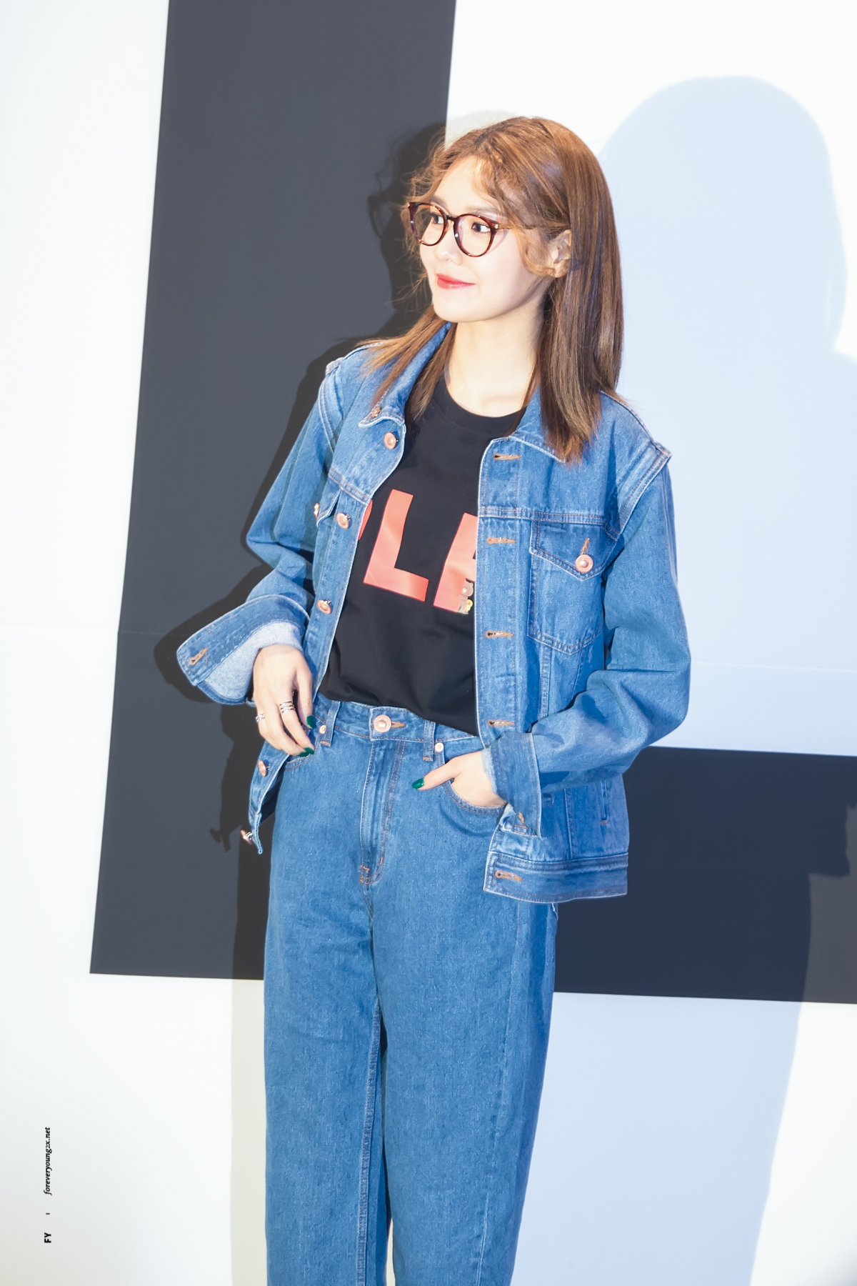 [PIC][27-03-2017]SooYoung tham dự sự kiện ra mắt BST mới của "PUSHBUTTON X LINE FRIENDS" trong khuôn khổ "2017 S/S HERA Seoul Fashion Week" vào tối nay 32869301943_fc1418ee17_o