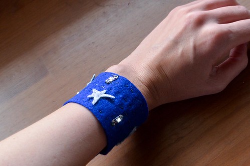 Completed Decorated Twinkly Felt Wristband with 4 LEDs