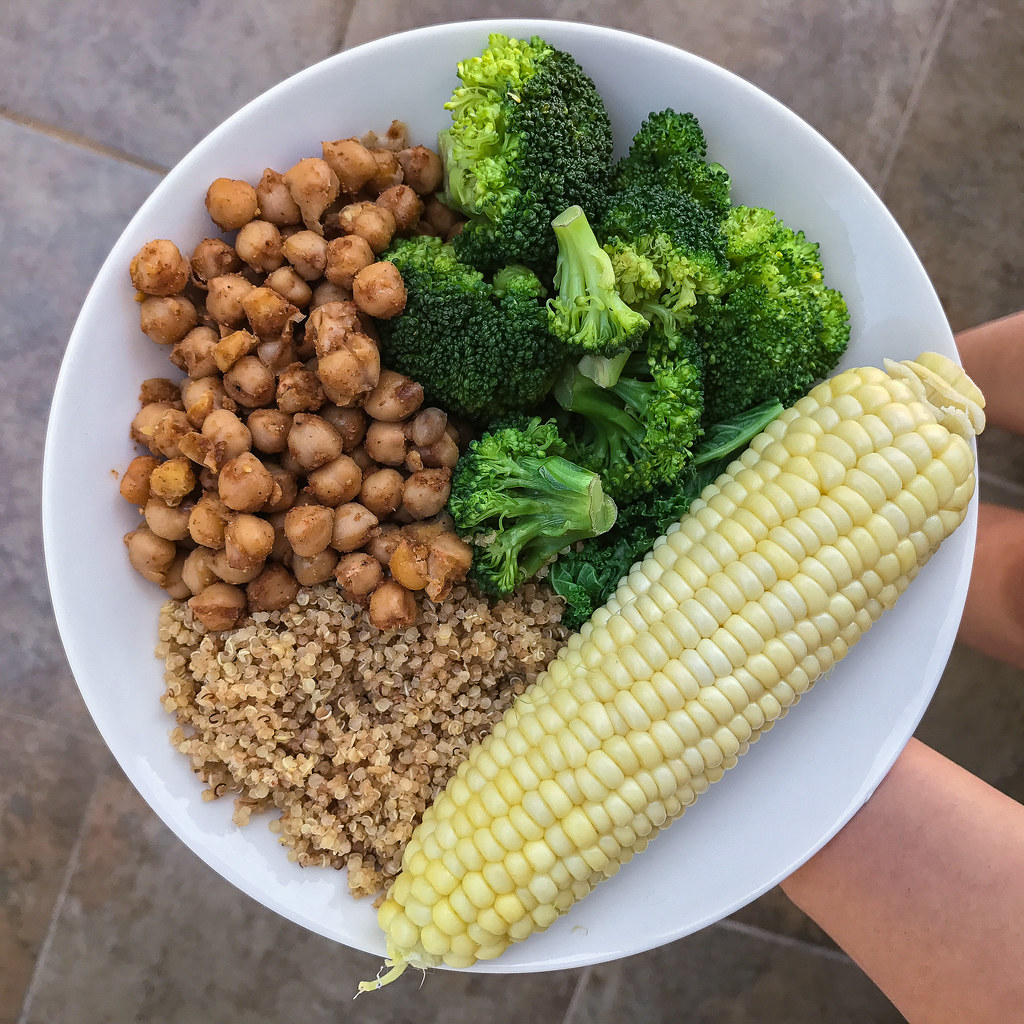 Spiced Chickpea & Quinoa Macro Bowl {Oil-free} // What A Vegan Couple Eats In Day + w/ Recipes + Videos! sweetsimplevegan.com #easy #easyvegan #budgetfriendly #vegancouple #veganmeals