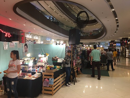 Tiangge in Shangrila shopping mall