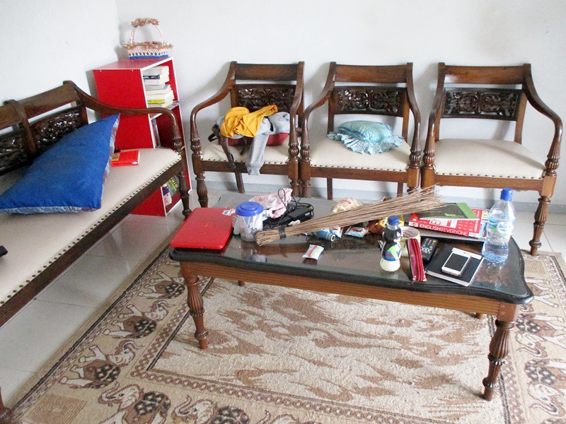 Messy Home Tour: Living Room | Hola Darla