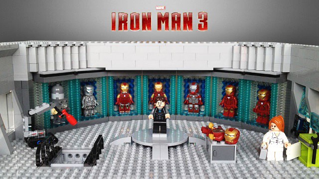 2 robot suits 3 Lego Man of Armour  Iron Iron Man MOC Lego Hall MOC