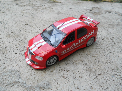 Dacia Logan Tuning Rouge (2005) - Eligor