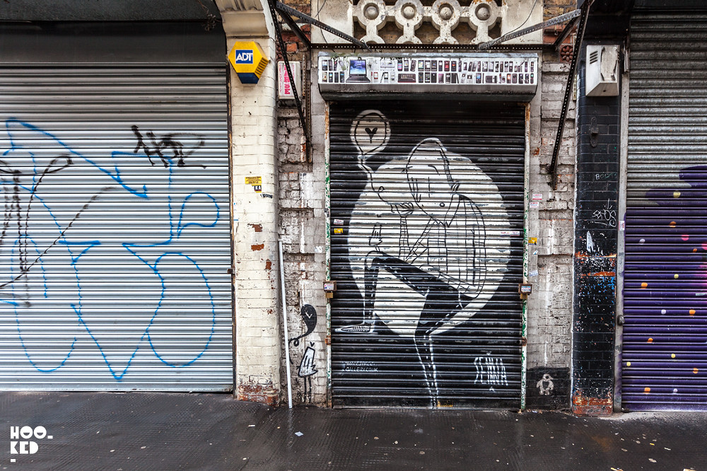 São Paulo street artist Alex Senna paints London Mural. Photo ©Hookedblog / Mark Rigney