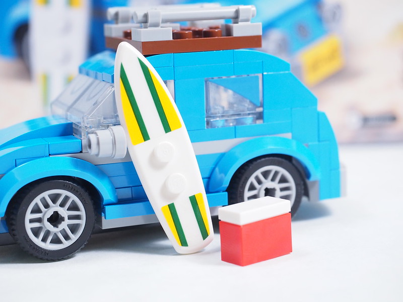 Brickfinder - LEGO Mini Volkswagen Beetle (40252)