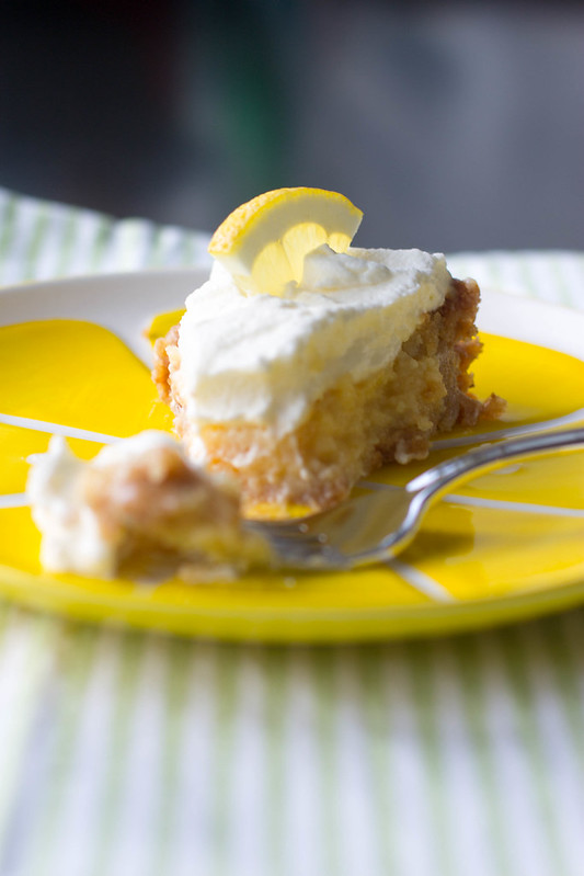 lemon cream pie with graham cracker crust