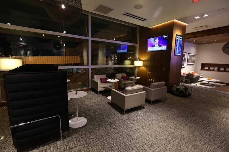 amex seattle lounge