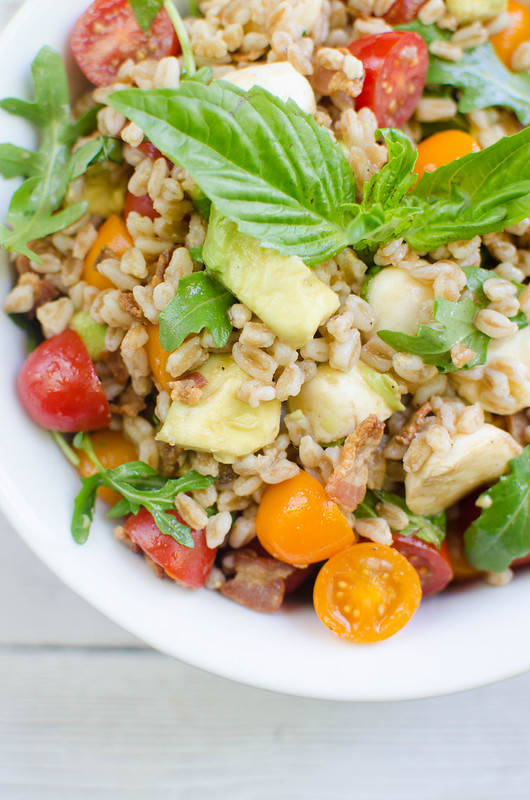 Farro Caprese Salad - everything you love about caprese salads plus farro, bacon, and avocado! Quick, easy, and healthy!