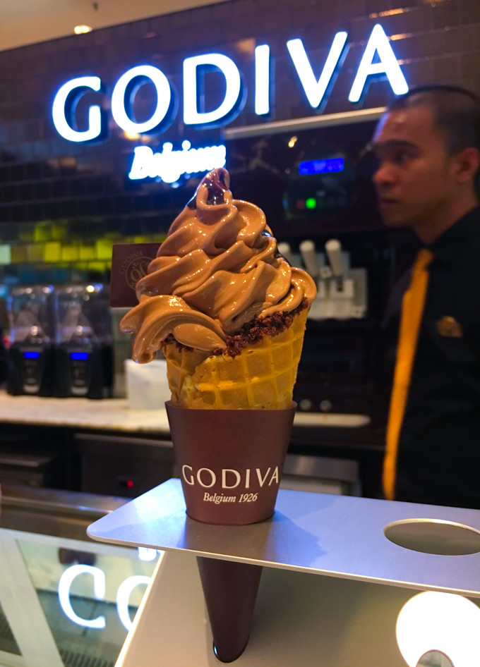 Godiva Chocolatier Nu Sentral Kuala Lumpur - Soft Serve Dark Chocolate Ice Cream