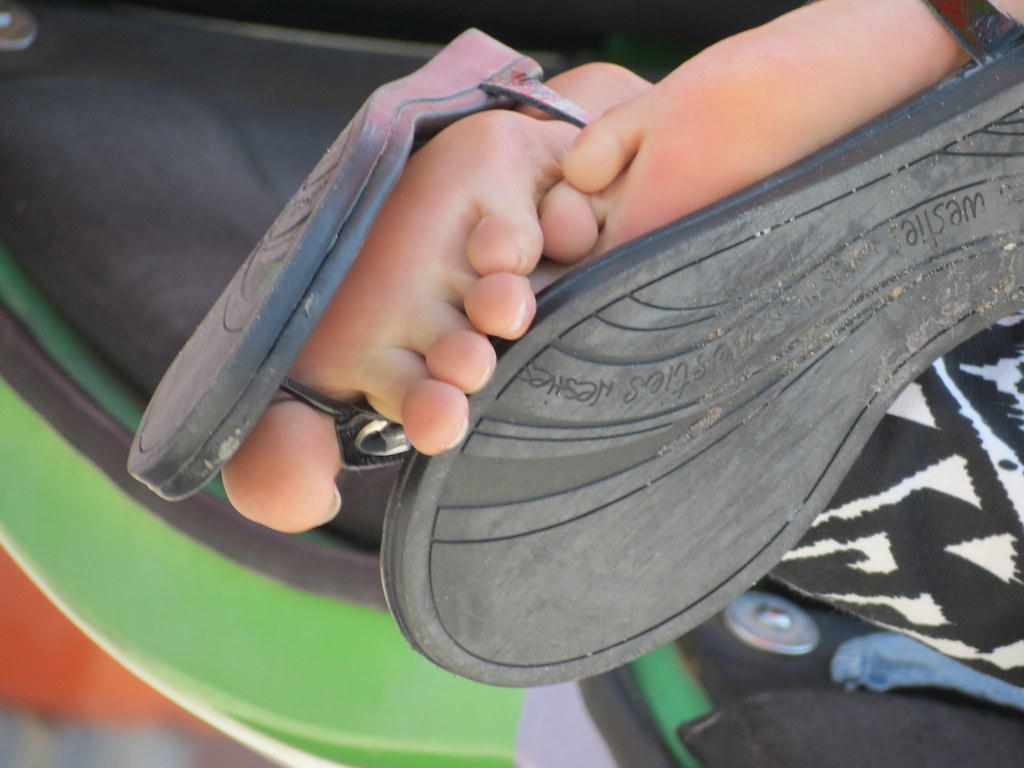 Candid Beach Feet | Rayray150 | Flickr