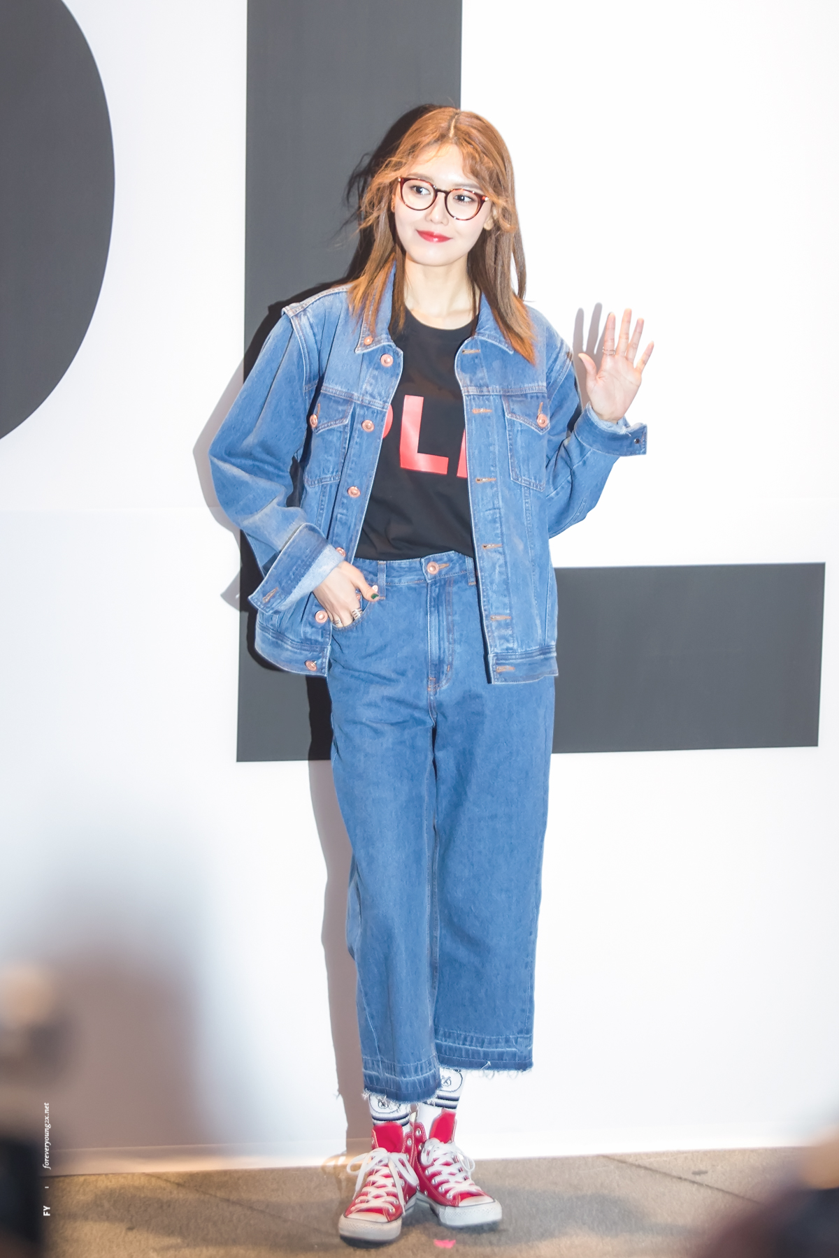 [PIC][27-03-2017]SooYoung tham dự sự kiện ra mắt BST mới của "PUSHBUTTON X LINE FRIENDS" trong khuôn khổ "2017 S/S HERA Seoul Fashion Week" vào tối nay 32869301833_f8cd9ff880_o