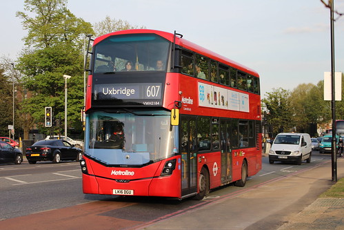 Metroline West VWH2184 on Route 607, Ealing Common