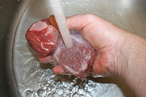 30 - Lammfleisch waschen / Wash lamb meat