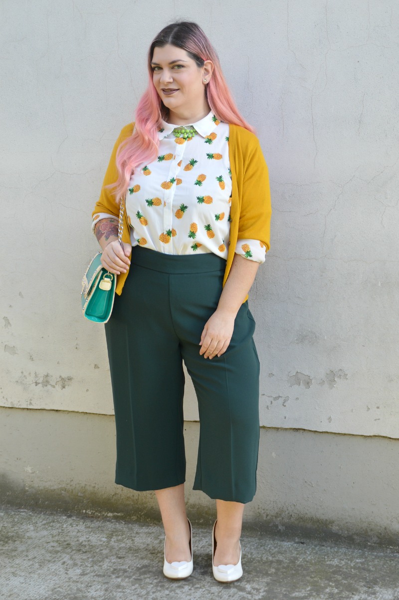 Outfit plus size giallo, verde e camicia con ananas (8)
