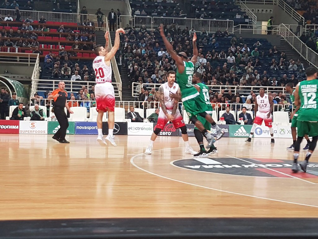 Mezza Olimpia contiene i danni ad Atene: 61-74