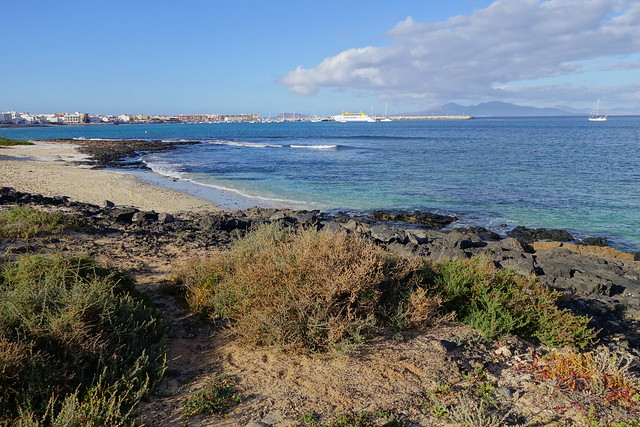 Corralejo, Islote de Lobos (vuelta a la isla, ruta a pie) y Dunas de Corralejo. - Fuerteventura (Islas Canarias). La isla de las playas y el viento. (50)