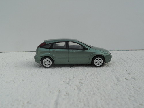 Ford Focus ZX5 - New Ray2