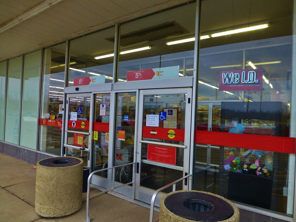 Kmart store entrance - This 60,394 square foot Kmart store w… - Flickr