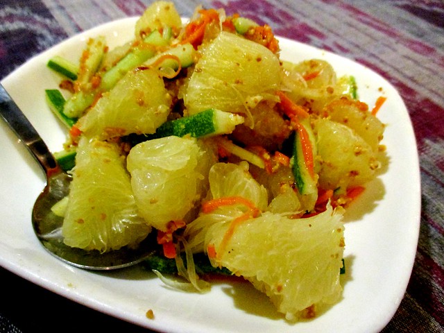 Payung Cafe pomelo salad