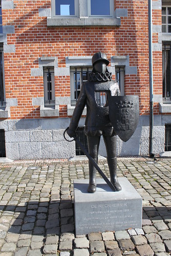 statue of knight