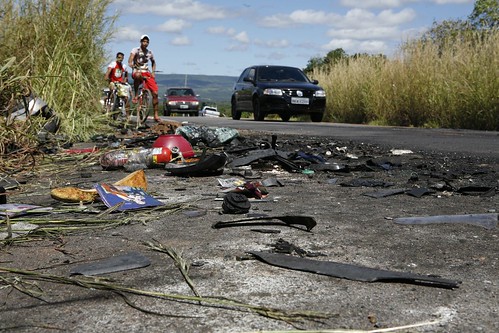Fotos do local e dos veículos do acidente em Barbalha-CE