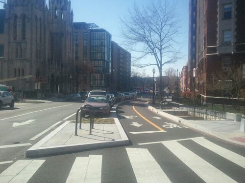 Cycletrack on 15th Street NW, looking west towards U Street (at W Street)