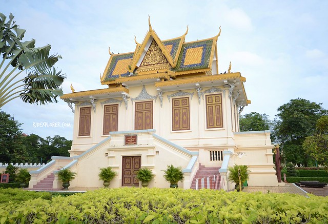 royal palace phnom penh